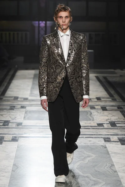 Look 31